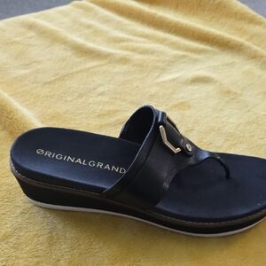 Original Grand Black Minimalist Sandals with Contoured Sole